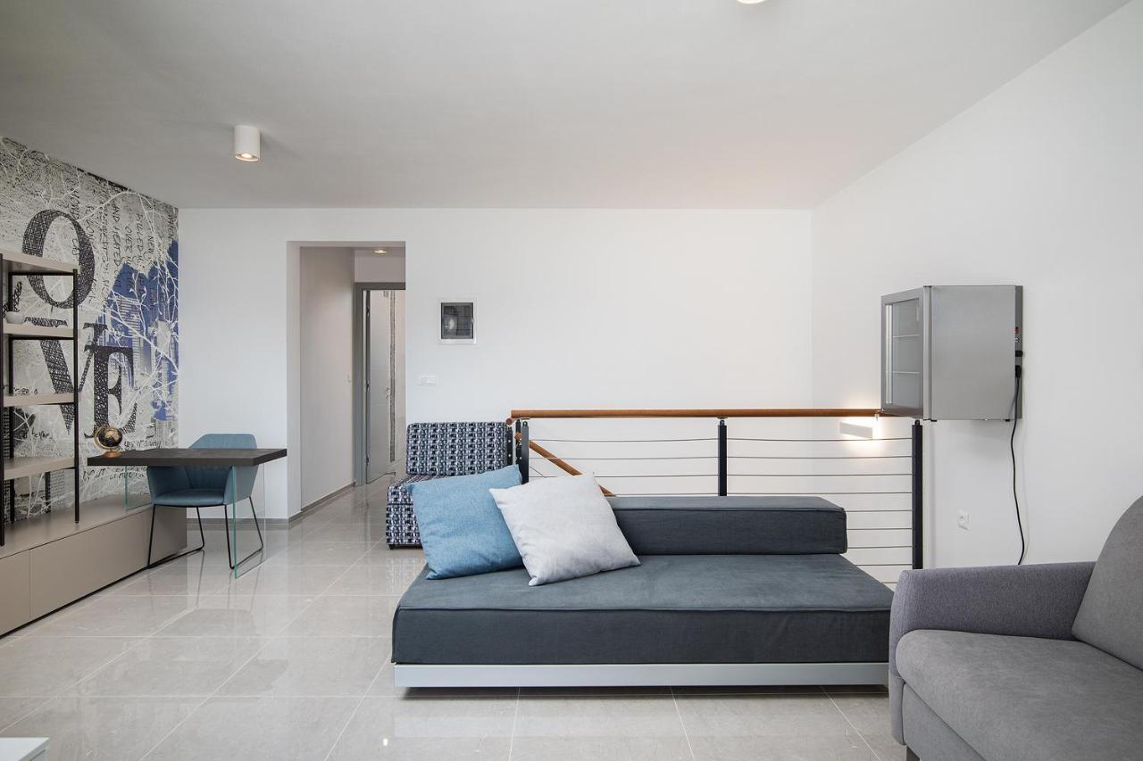 Apartman Damjan Pjescana Uvala Exterior photo